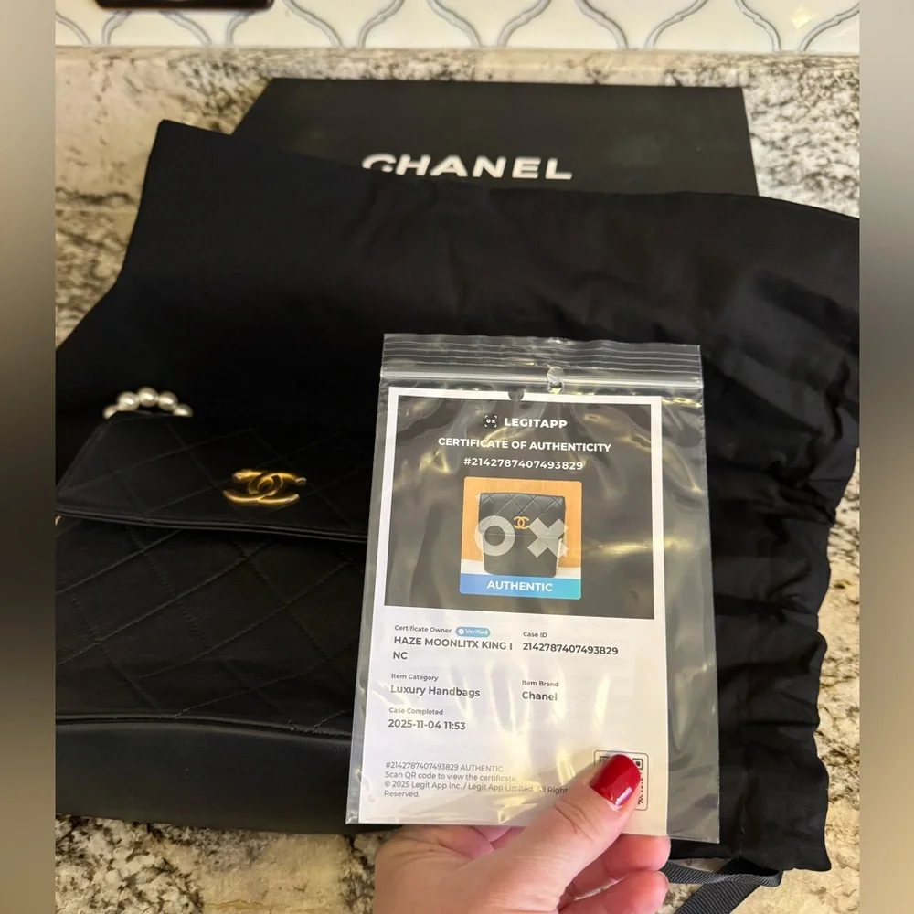 PRICED 2SELL 🔥CHANEL BLACK ABOUT PEARLS Quilted Leather Bag 🔥🔥🔥🔥